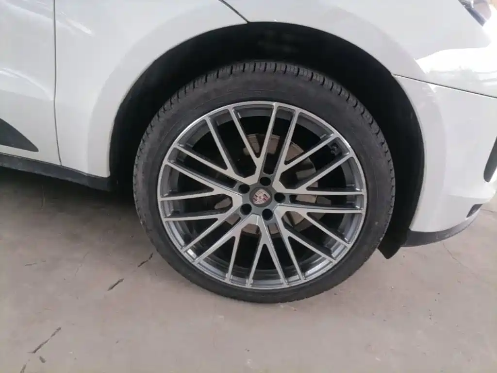 Porsche Macan — миниатюра 12
