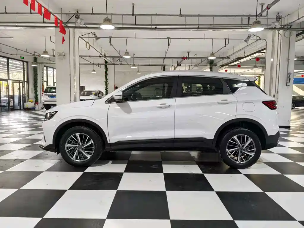 Geely Binyue — миниатюра 7