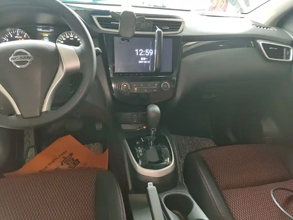 Nissan Qashqai — миниатюра 13