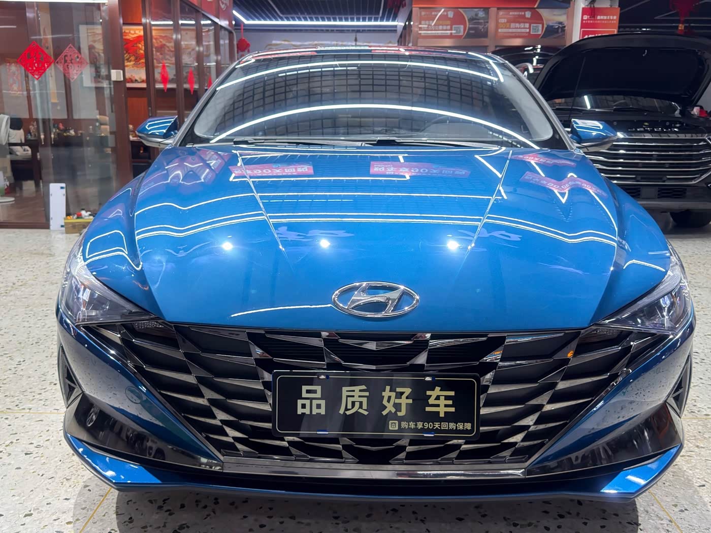 Hyundai Elantra 1.5 л 2023 г. Голубой, пробег 31000 км