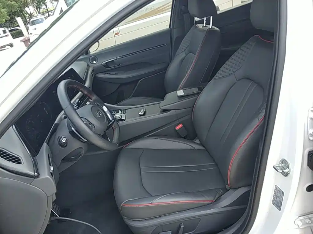 Hyundai Sonata — миниатюра 15