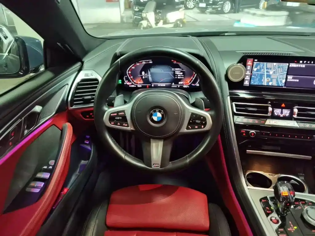 BMW 8 Series — миниатюра 11