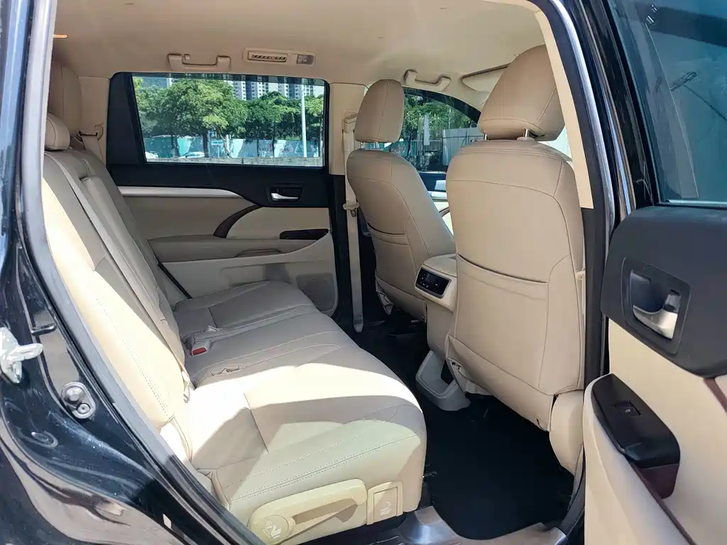 Toyota Highlander — миниатюра 16