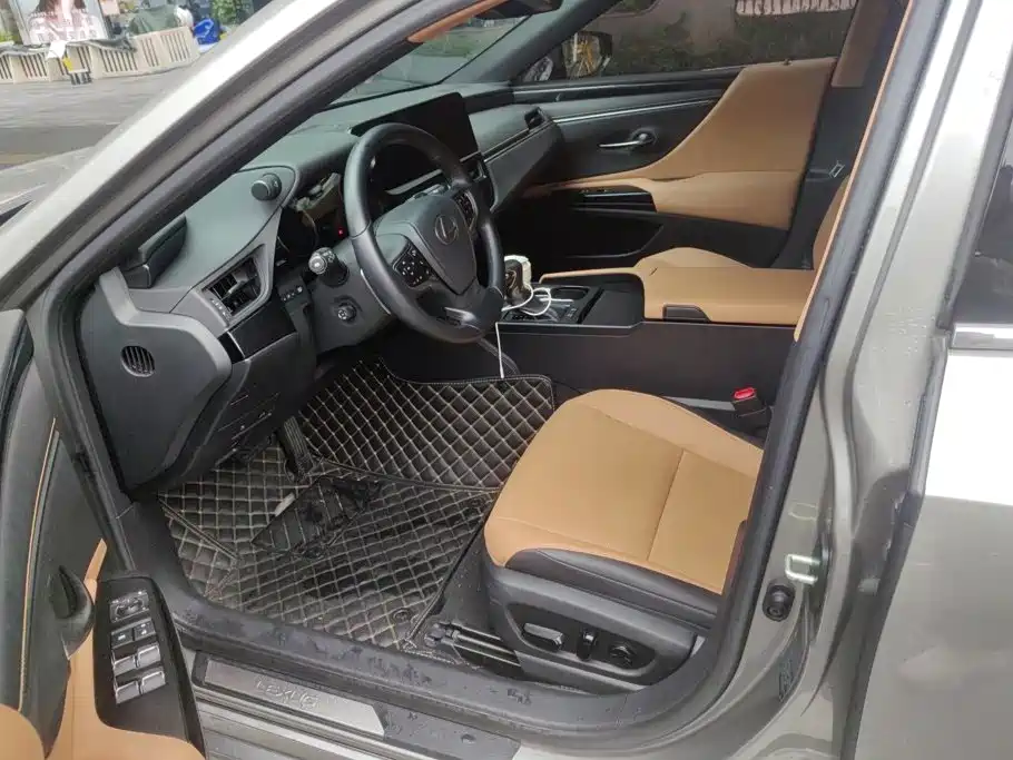 Lexus ES — миниатюра 9