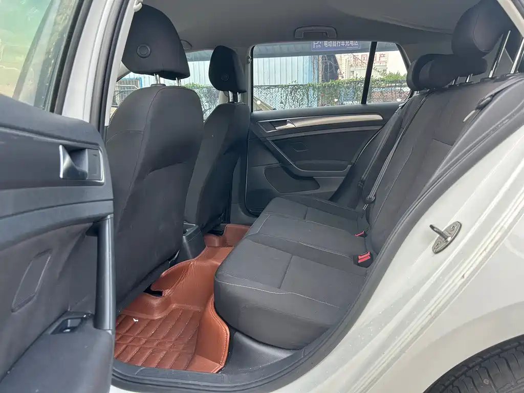 Volkswagen Golf — миниатюра 6