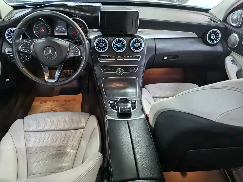 Mercedes-Benz C-Class — миниатюра 7