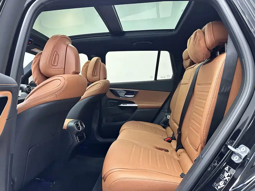 Mercedes-Benz GLC 2023 GLC 260 L 4MATIC 7 мест
