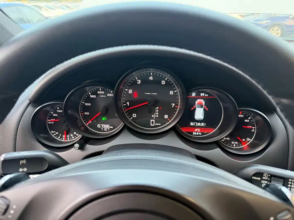 Porsche Cayenne — миниатюра 14