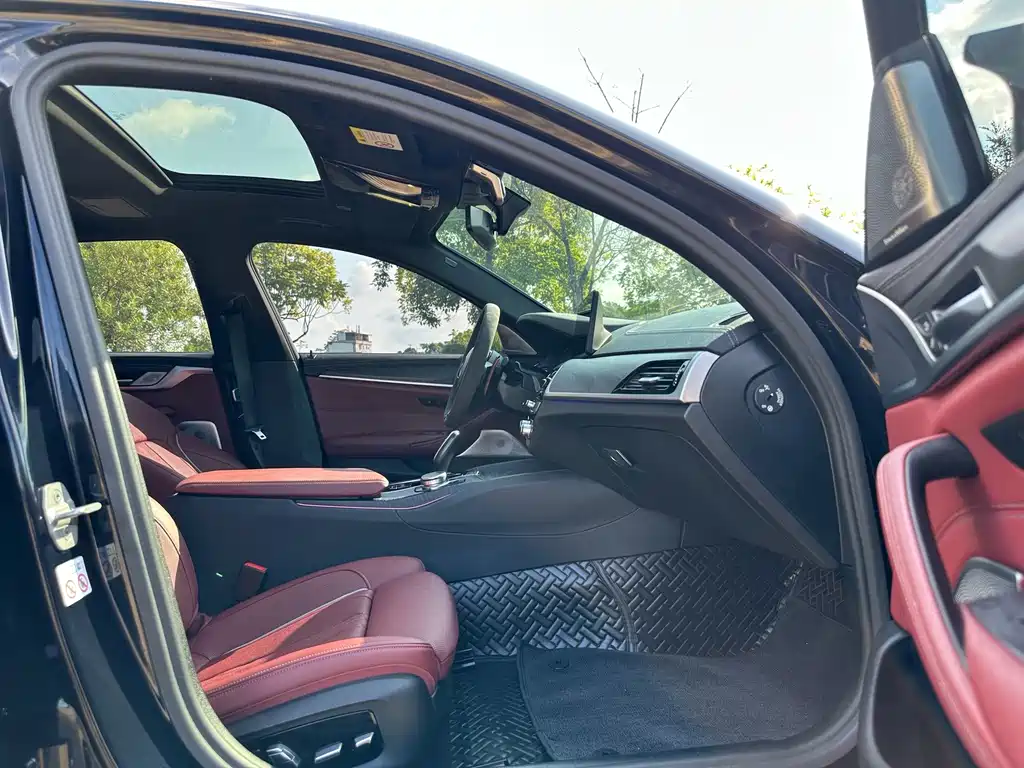 BMW 5 Series — миниатюра 10