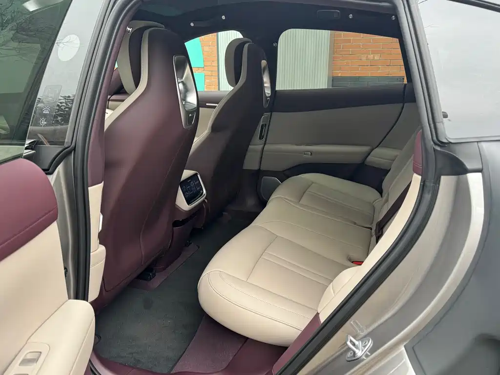 XIAOMI CAR XIAOMI YU7