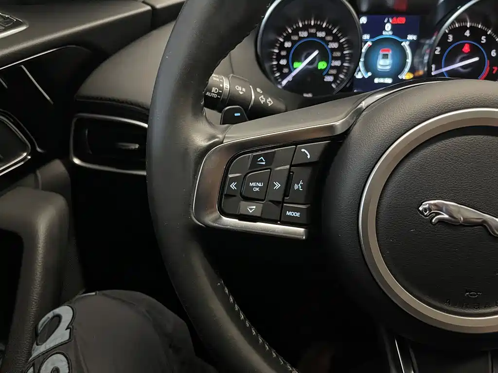 Jaguar F-PACE — миниатюра 22