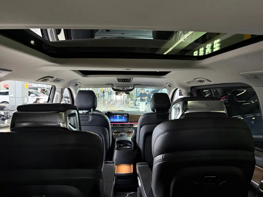 Mercedes-Benz V-Class — миниатюра 14