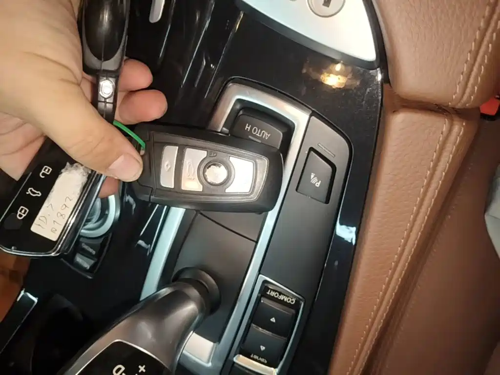 BMW 5 Series — миниатюра 9