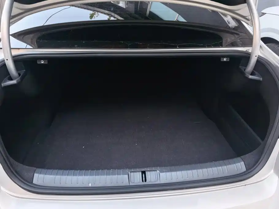 Volkswagen Magotan — миниатюра 4