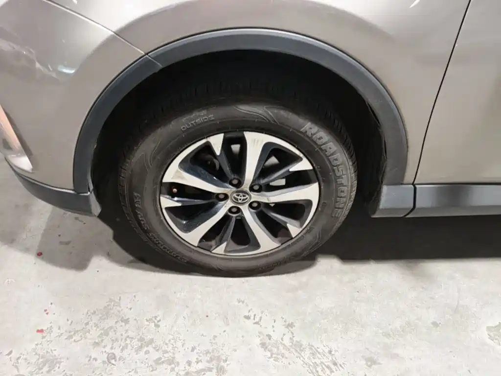 Toyota RAV4 — миниатюра 23