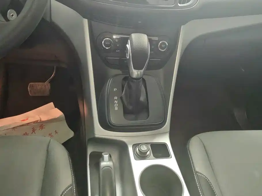 Ford Kuga — миниатюра 16