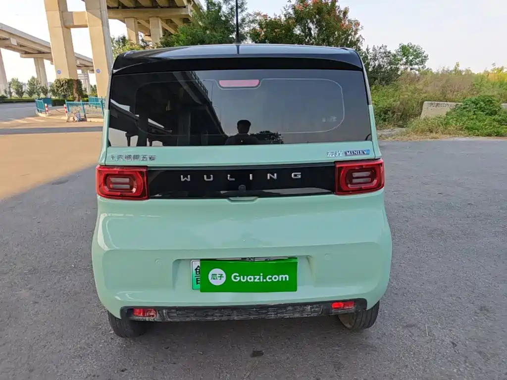 Wuling MINIEV — миниатюра 6