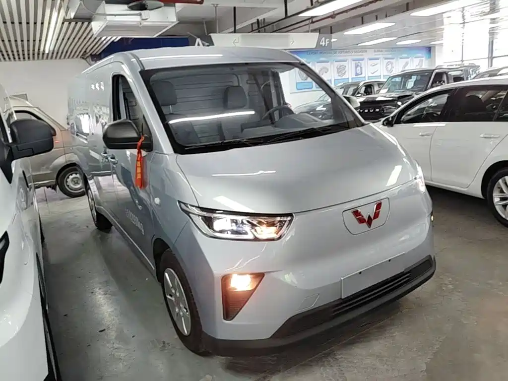 Wuling Yangguang — миниатюра 4