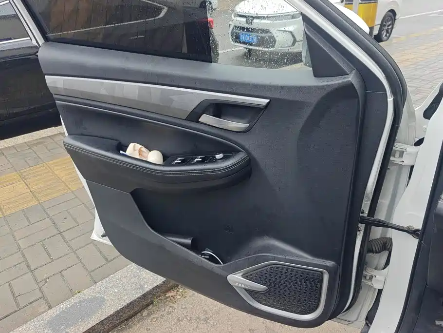 Geely Vision X6 — миниатюра 7