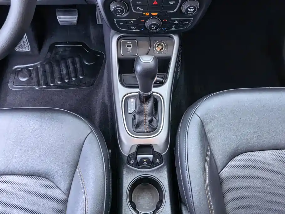 Jeep Compass — миниатюра 16