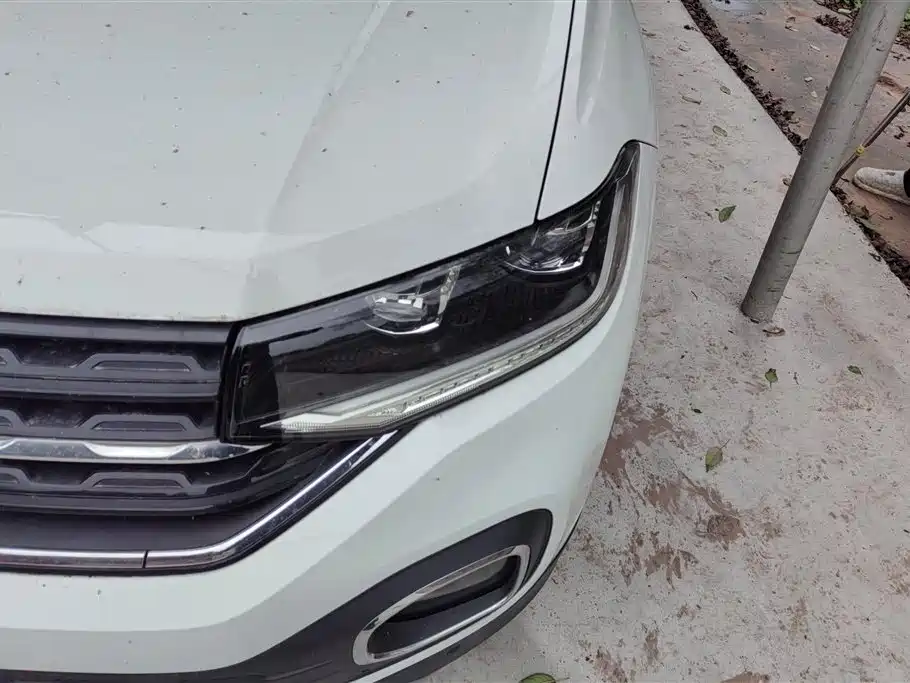 VOLKSWAGEN EXPLORING THE SHADOW