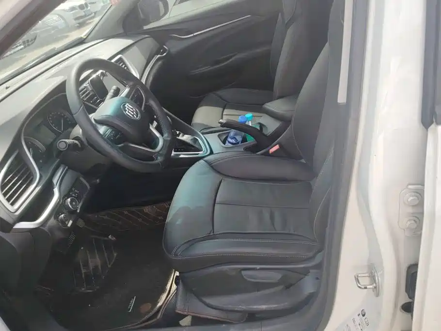 Buick Excelle — миниатюра 9