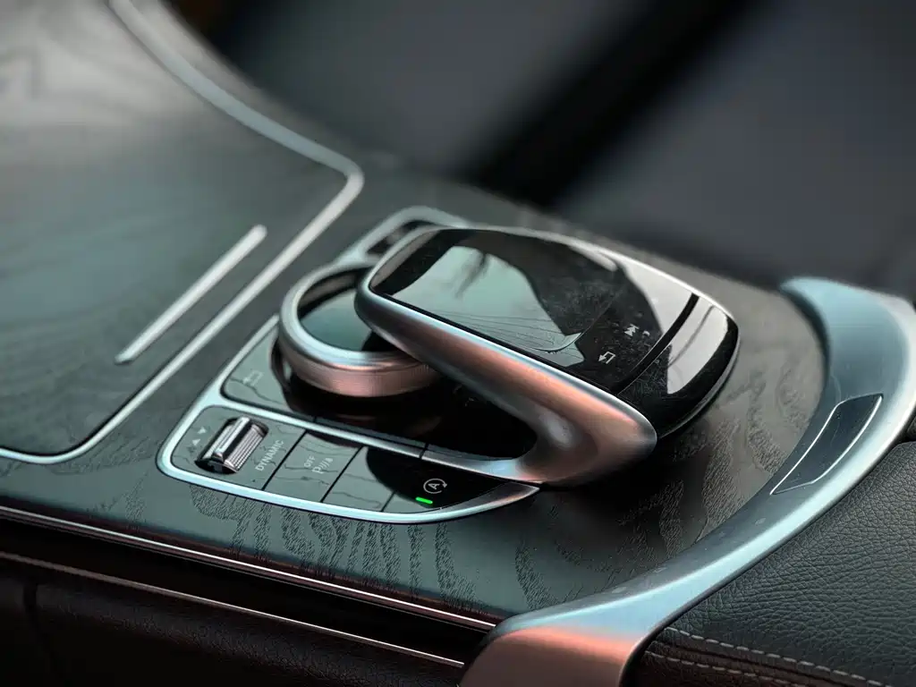 Mercedes-Benz C-Class — миниатюра 12