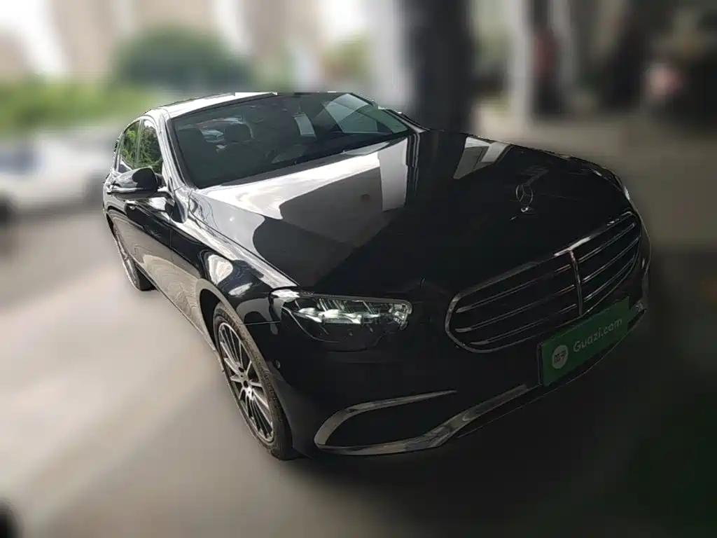 Mercedes-Benz E-Class — миниатюра 6