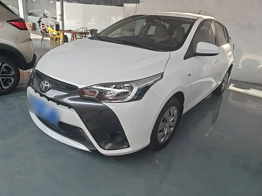 Toyota Yaris L — миниатюра 2