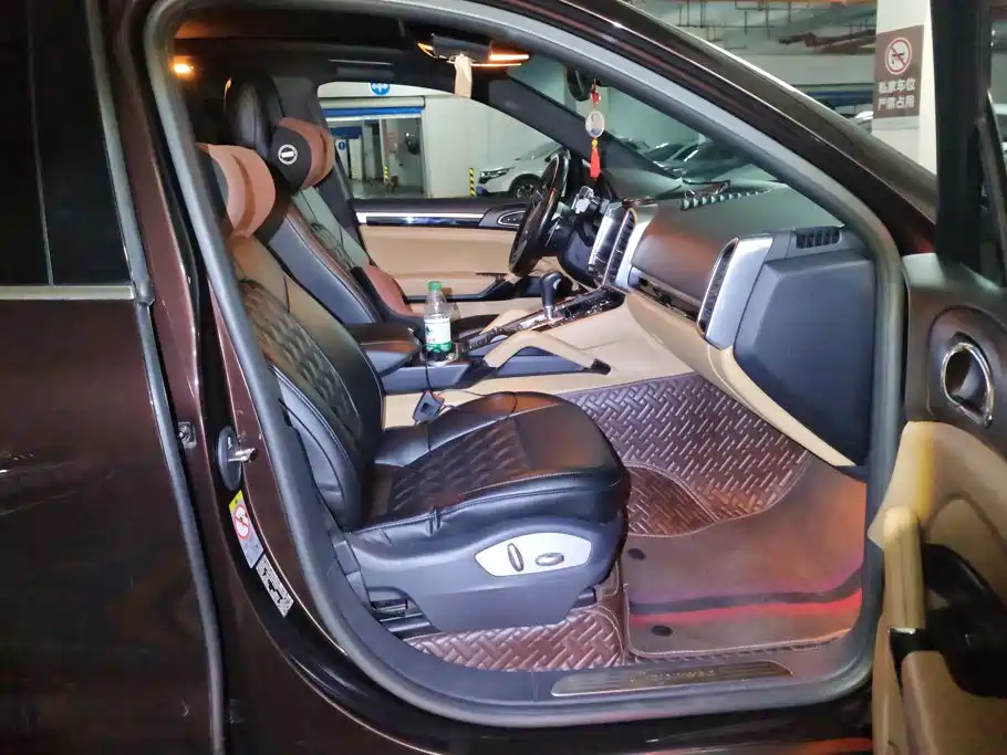 Porsche Cayenne — миниатюра 8