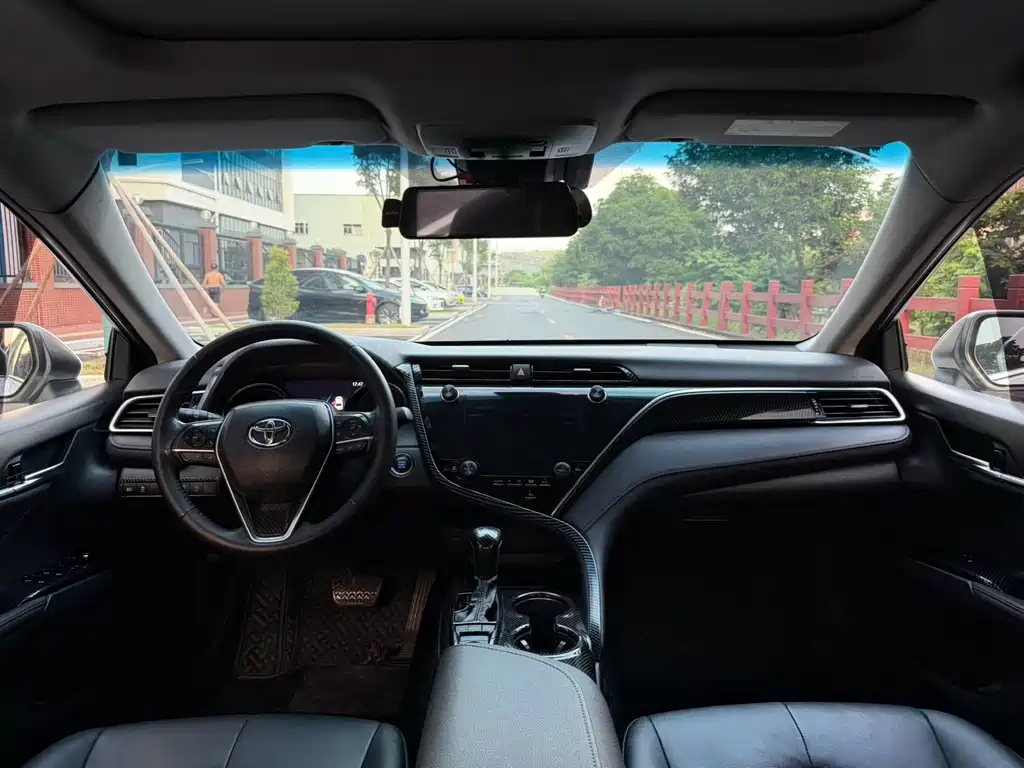Toyota Camry — миниатюра 8