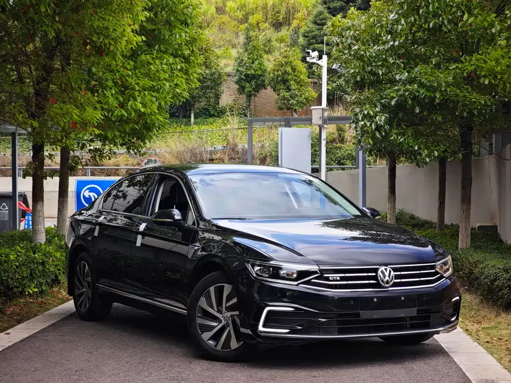 Volkswagen Magotan PHEV — миниатюра 3