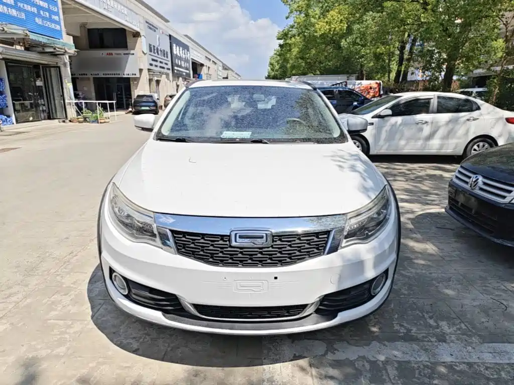 Qoros Qoros 3 — миниатюра 3