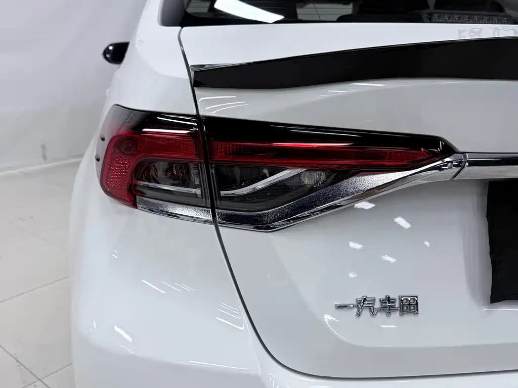 Toyota Corolla — миниатюра 9