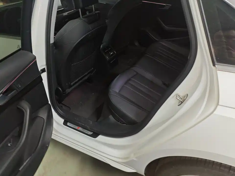 Audi A4L — миниатюра 8