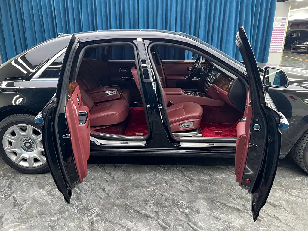 Rolls-Royce Ghost — миниатюра 11