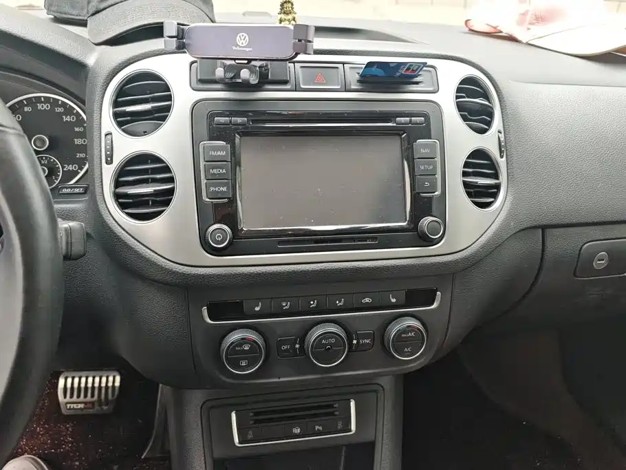 Volkswagen Tiguan — миниатюра 13