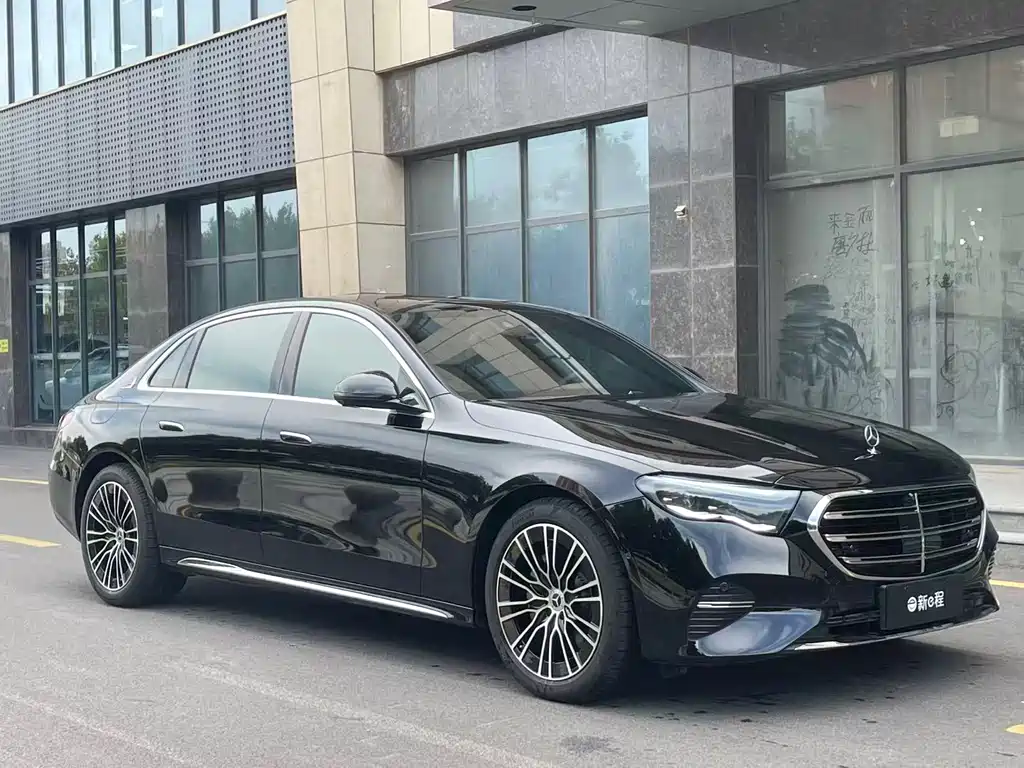 Mercedes-Benz E-Class — миниатюра 3