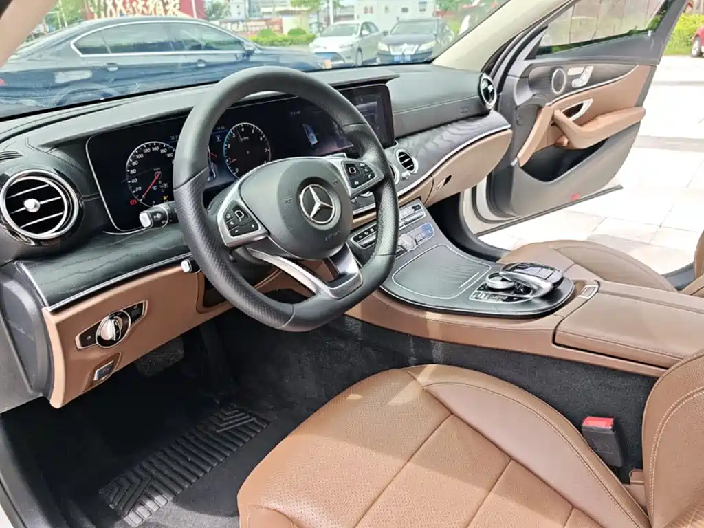 Mercedes-Benz E-Class — миниатюра 24