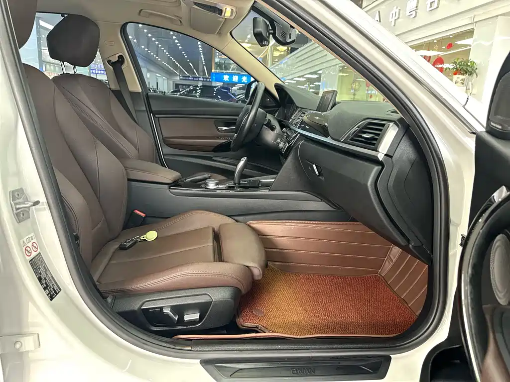 BMW 3 Series — миниатюра 12