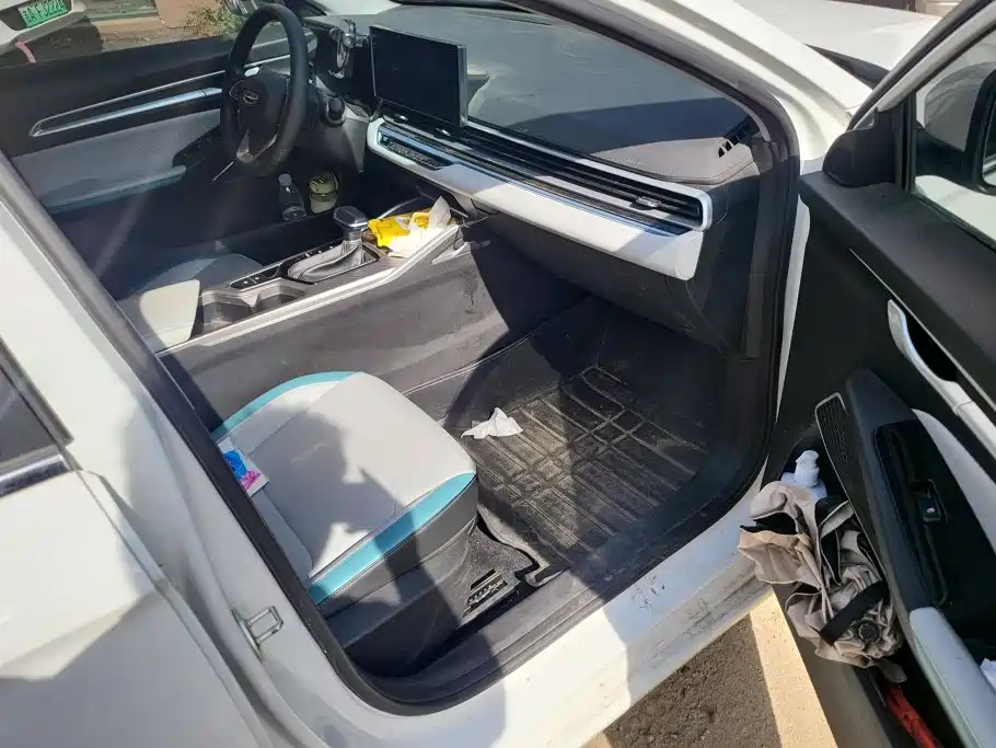 Geely Emgrand — миниатюра 8