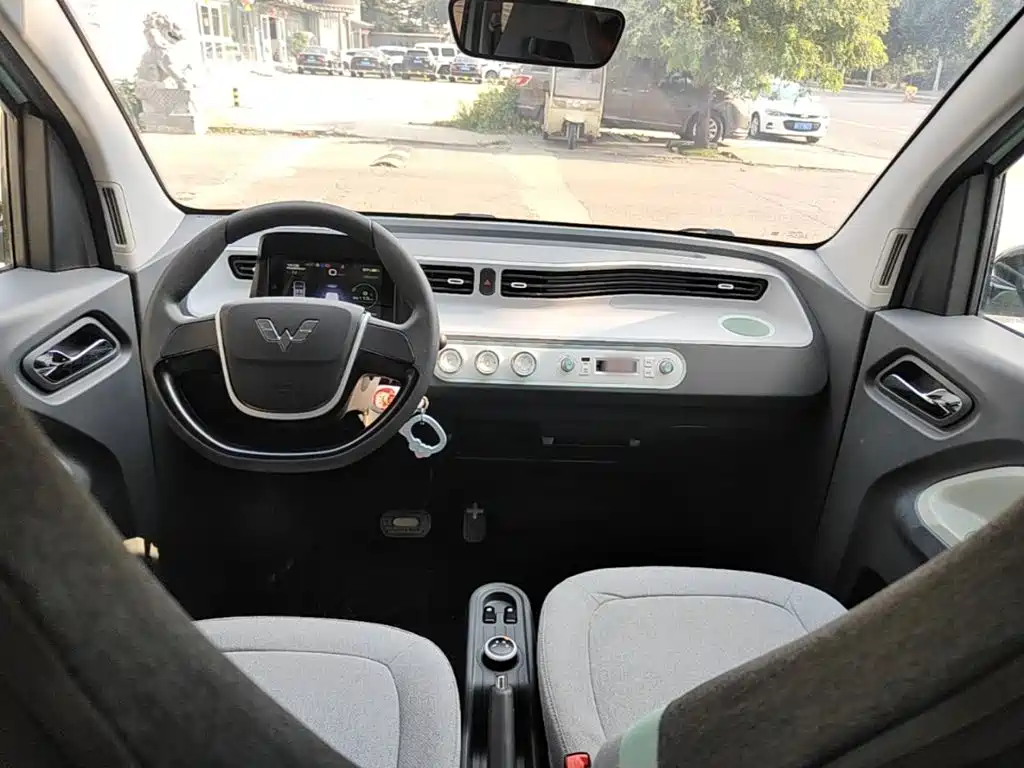Wuling MINIEV — миниатюра 10