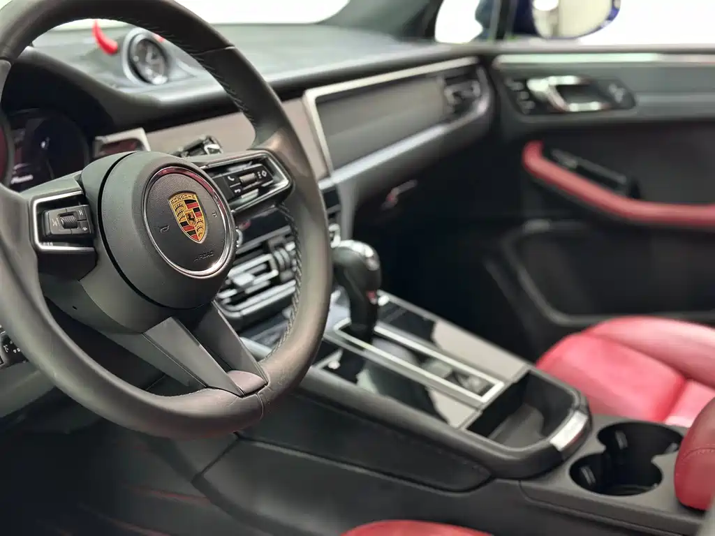 Porsche Macan — миниатюра 16