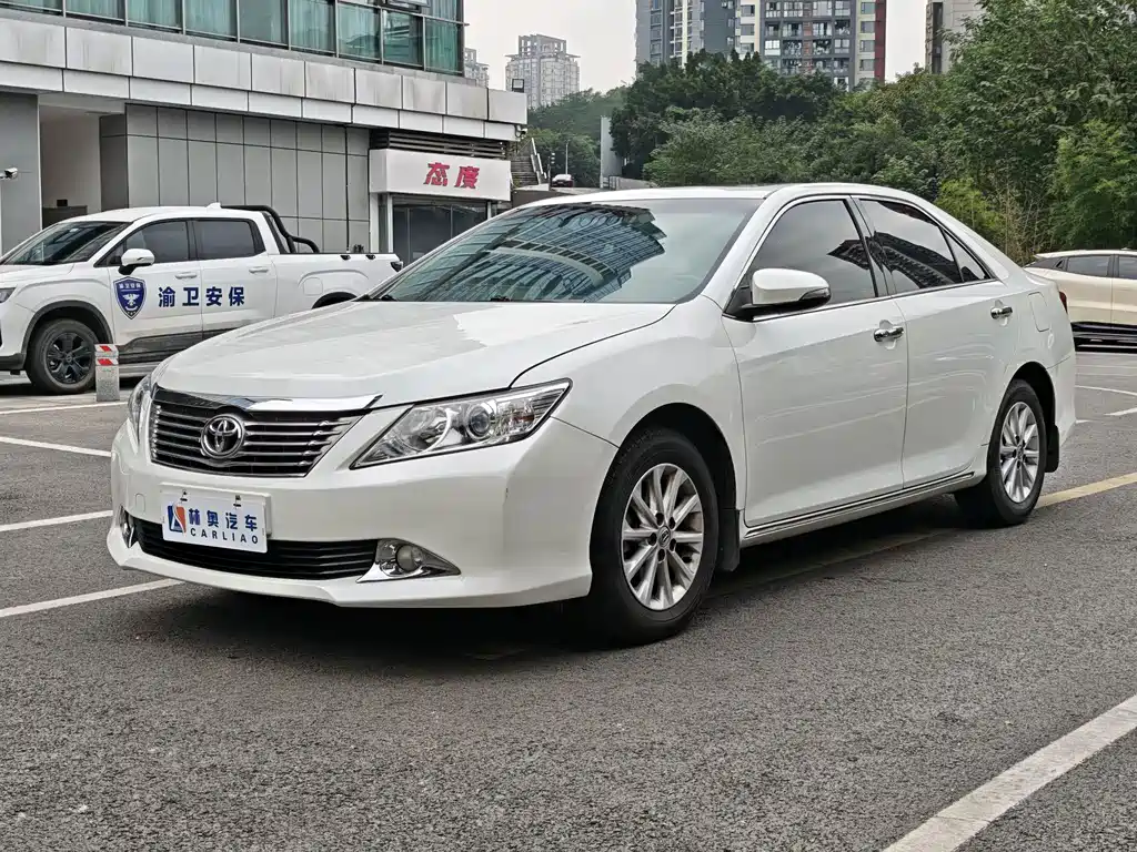 Toyota Camry — миниатюра 3