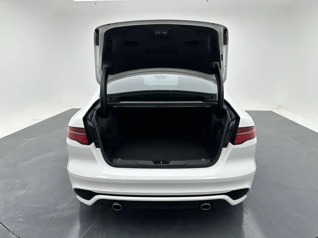 Jaguar XEL — миниатюра 23