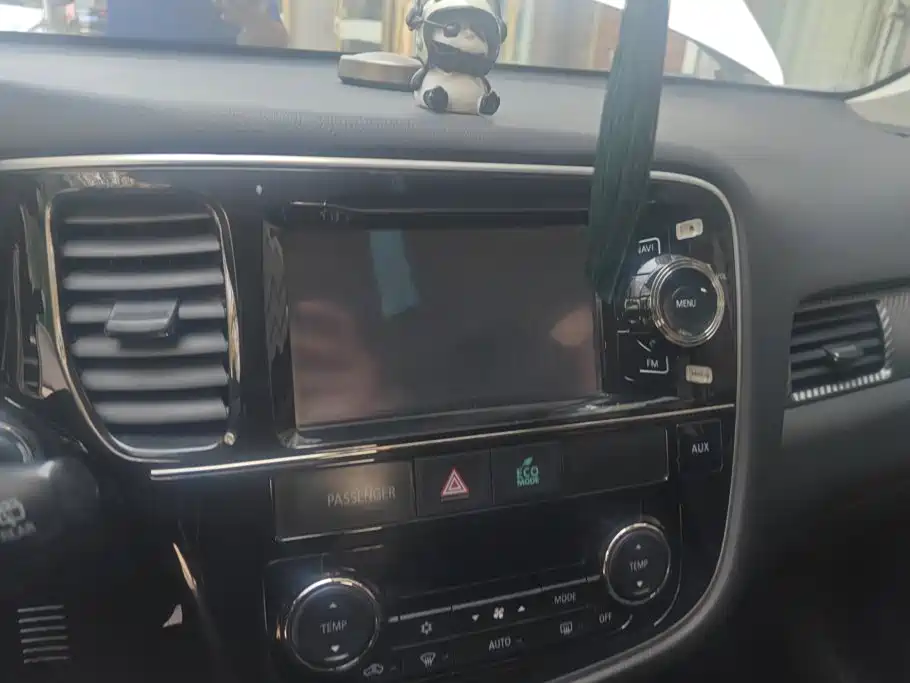 Mitsubishi Outlander (Import) — миниатюра 13