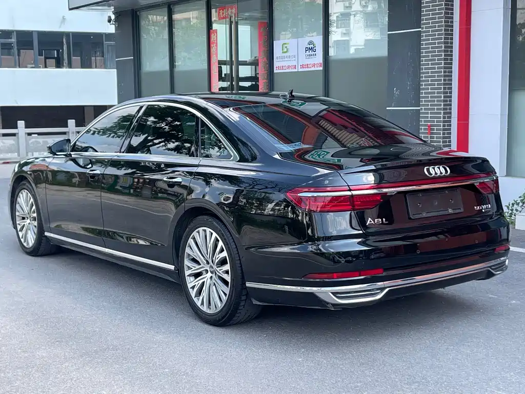 Audi A8 — миниатюра 6