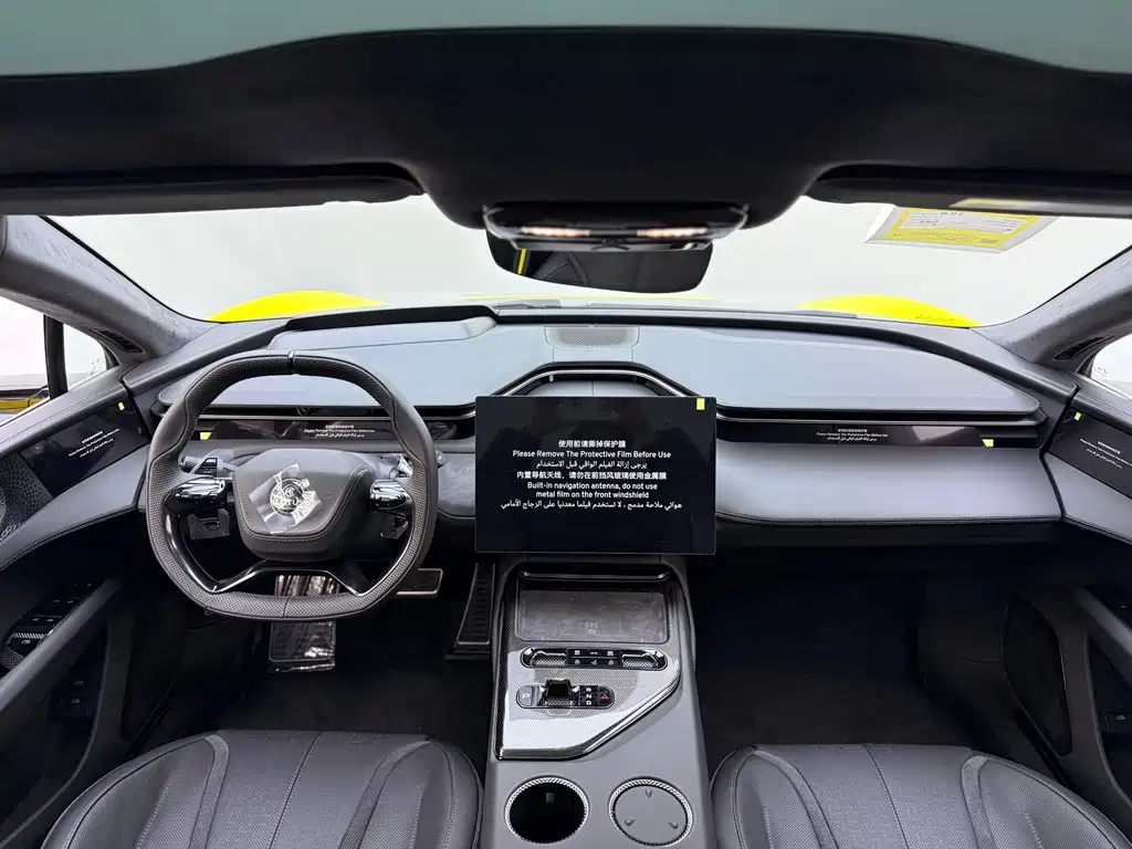 LOTUS SPORTS CAR EMEYA FLOWERS