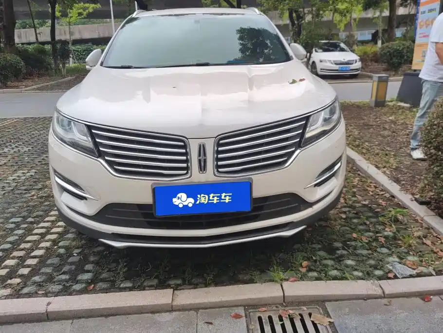 Lincoln MKC — миниатюра 2