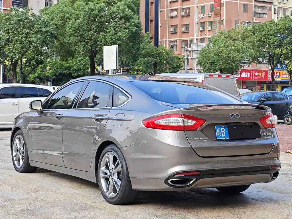Ford Mondeo — миниатюра 6